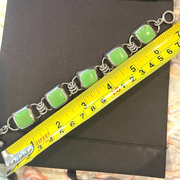 Vintage Mexico Gaspeite Toggle Bracelet set in 925 Silver - Picture 5 of 9